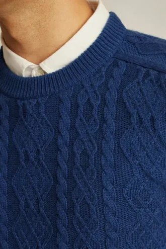 Midweight Crew Neck Cable Knit Sweater