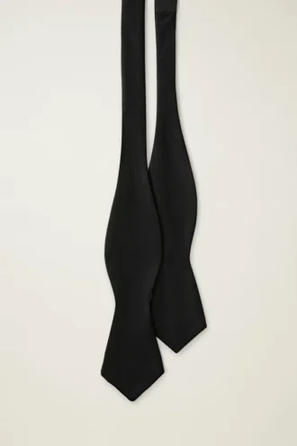 Satin Diamond Point Bowtie
